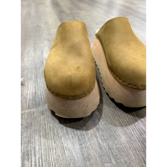 Bryr Mustard Yellow Platform Clogs - Picture 5 of 10